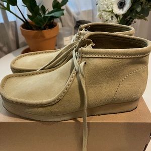 Clarks wallabee boot suede 9.5 amazing condition